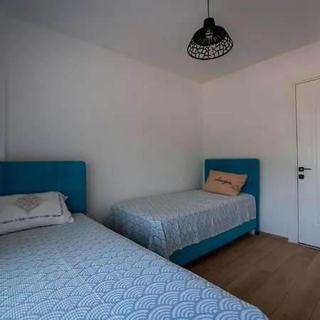 Gümüşlük köyiçi havuzlu dubleks Tatil Evi *